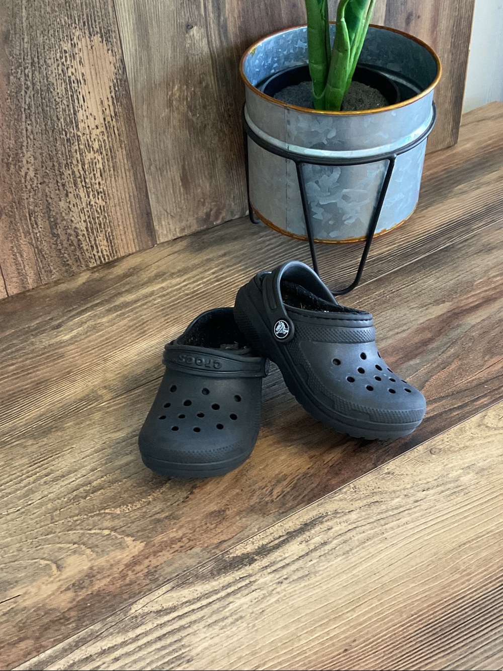 CROCS Kids Black Classic Clog C 9         248B